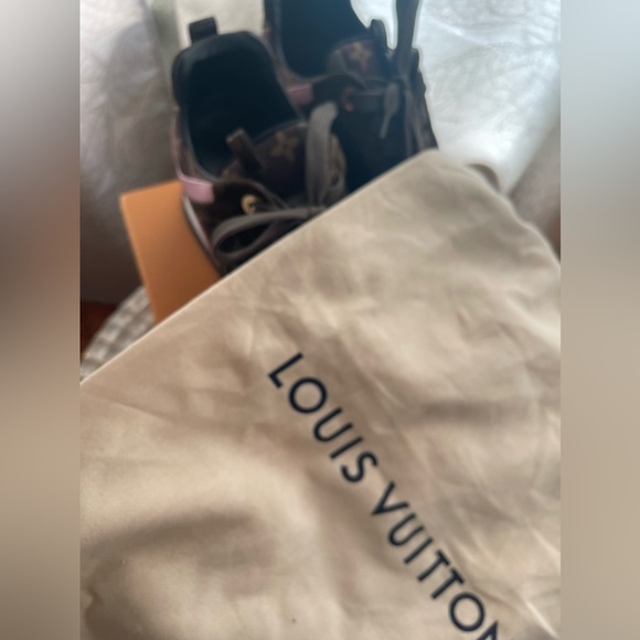 Almost brand new Louis Vuitton Run Away Sneakers - Picture 9 of 10